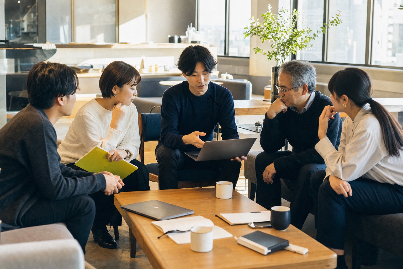 社内の生成AI活用事例をノートパソコンで共有するコミュニティ